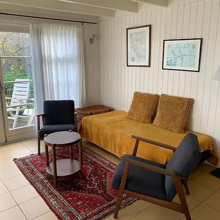 Zomerhuisje Op * 赫伊斯代嫩